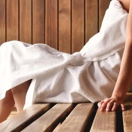 Jacuzzi Loft & Sauna Sanctuary Kattowitz Exterior foto