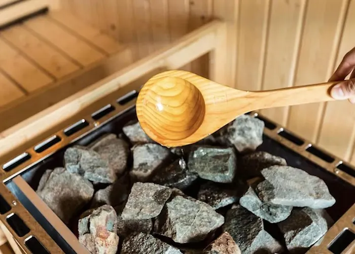 Jacuzzi Loft & Sauna Sanctuary