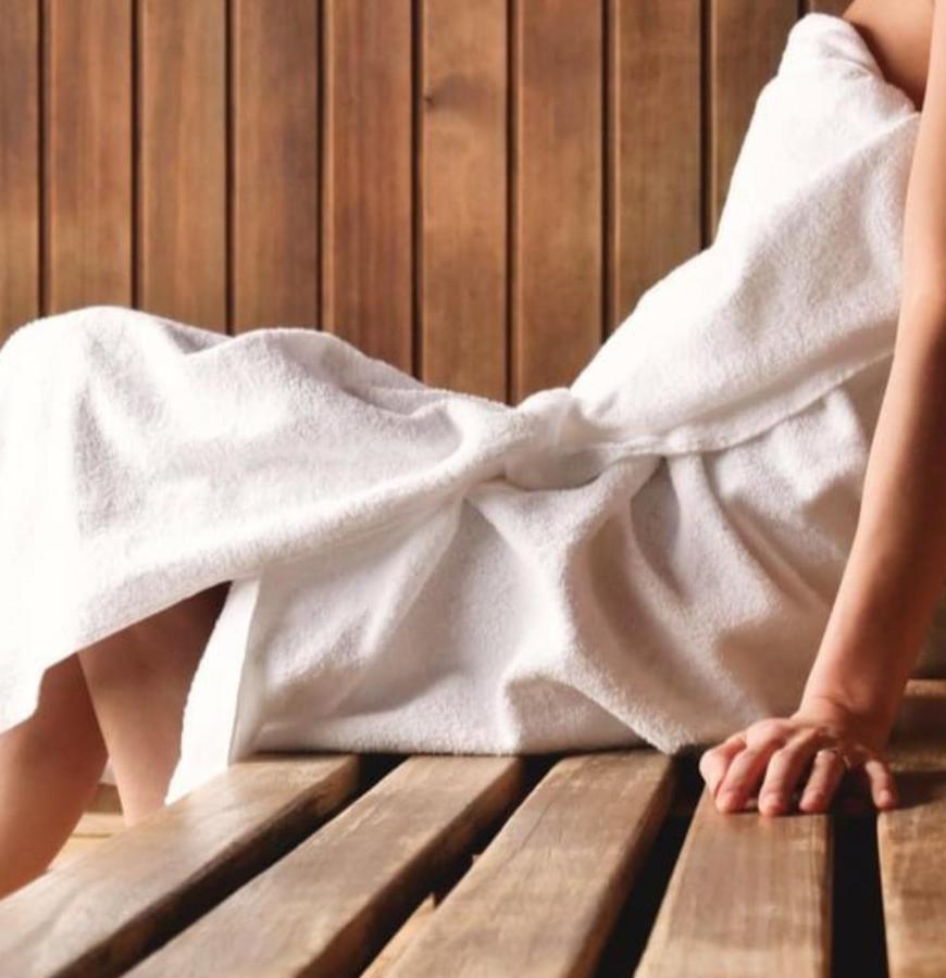 Jacuzzi Loft & Sauna Sanctuary Apartment Katowice