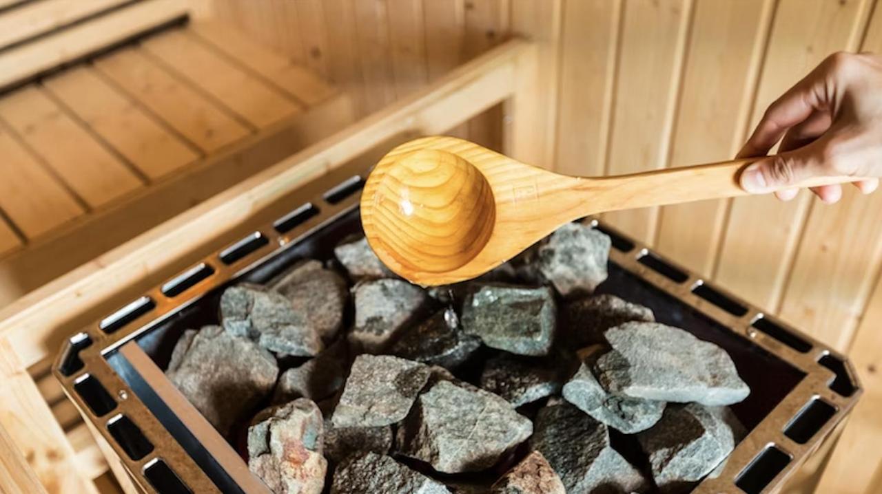 Jacuzzi Loft & Sauna Sanctuary Apartmán *