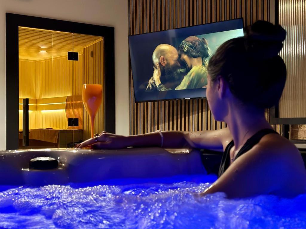 Apartment Jacuzzi Loft & Sauna Sanctuary
